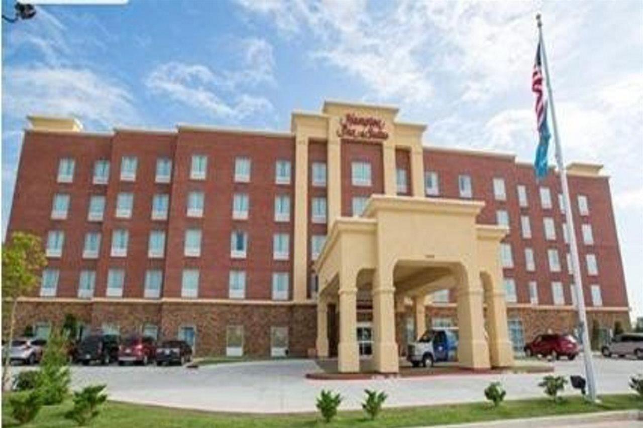 Hampton Inn & Suites Oklahoma City Airport Exterior foto