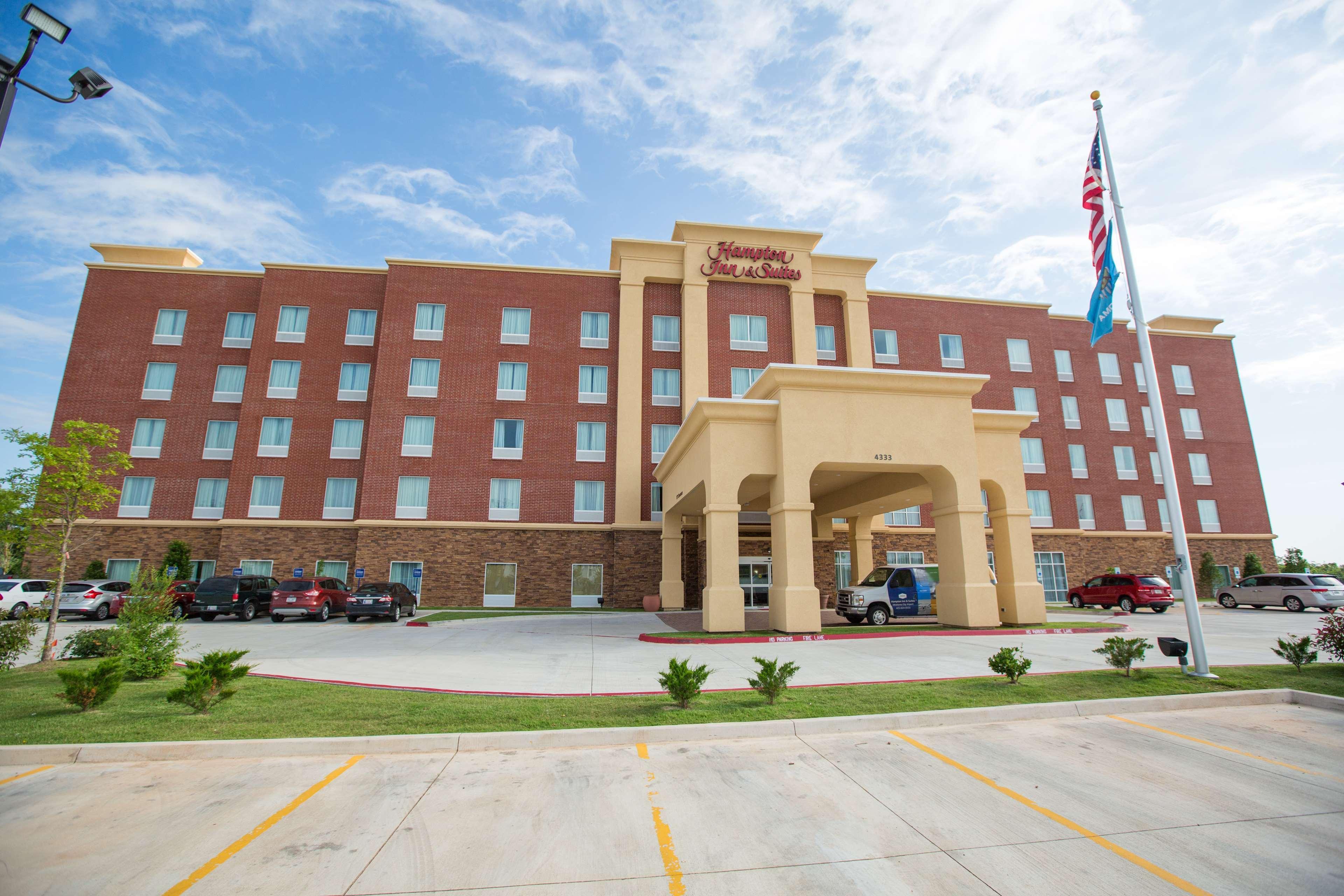 Hampton Inn & Suites Oklahoma City Airport Exterior foto